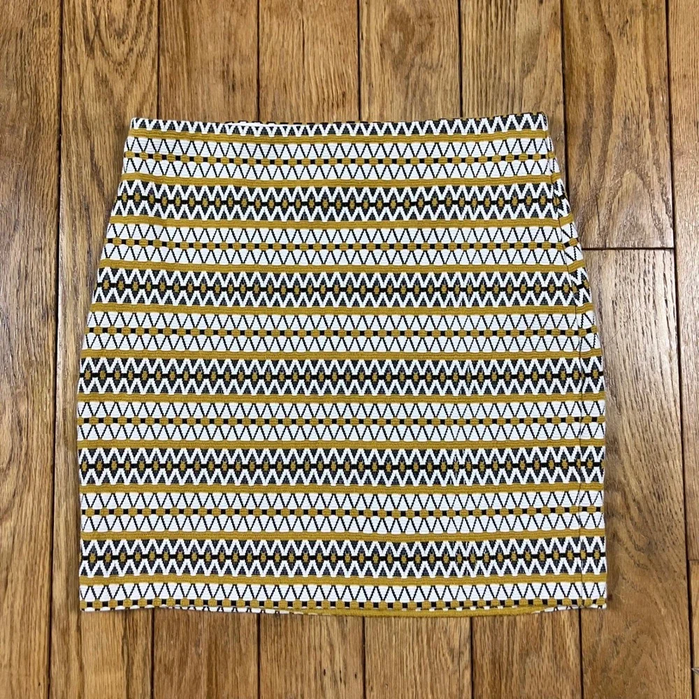 Express Geometric Jacquard Mini Skirt Mustard Yellow Black White Zigzag‎ XS